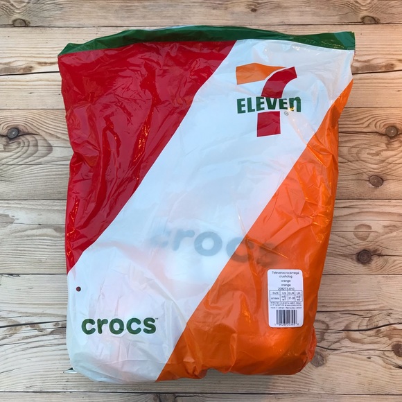 7-Eleven X Crocs Mega Crush Clog - Picture 3 of 16